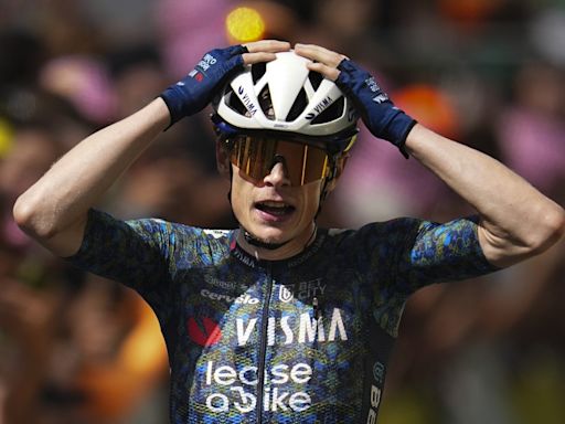 Emotional Vingegaard beats Pogacar in sprint to win Tour de France Stage 11 in Massif Central