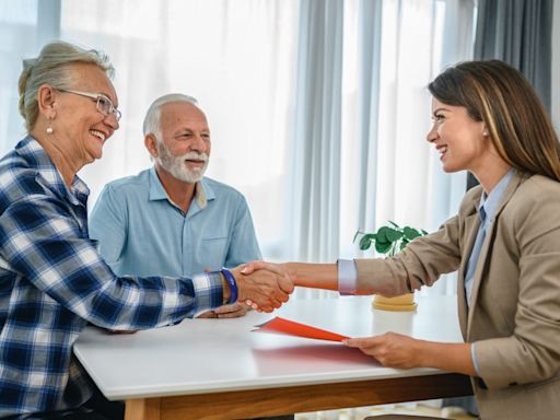 What to know before hiring a retirement financial advisor