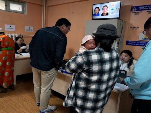 Mongolian voters head to polls as ruling party seeks to maintain majority