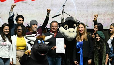 Colombia president enacts law banning bullfighting