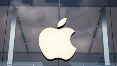 Apple Chart Suggests Investors Aren't 'Buying The Fear': iPhone, AI Expectations In Focus For Q2