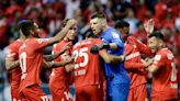 El guardameta brasileño Tiago Volpi anota de penalti y da un triunfo a Toluca