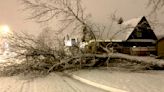 PHOTOS: Wild Ontario winter storm knocks out power, thundersnow reported