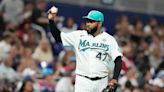 Texas Rangers agree to minor-league deal with two-time All-Star Johnny Cueto