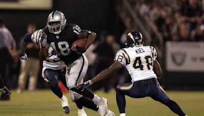 Highlights of Randy Moss with Oakland Raiders Going Viral