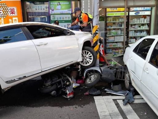 冤家討債爆火氣！雲林2車追逐撞電桿 無辜騎士當場斷肢