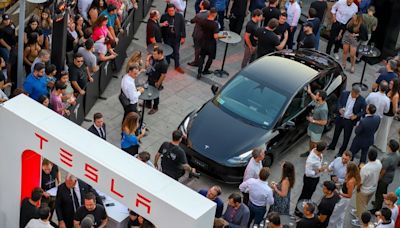 Bci asegura los primeros vehículos de Tesla en Chile - La Tercera