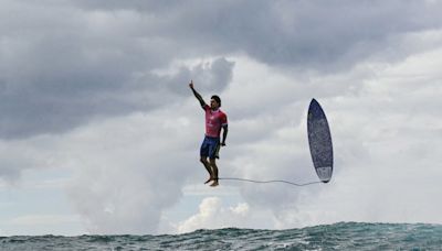The story behind that viral photo of Brazilian surfer Gabriel Medina 'floating' above the waves
