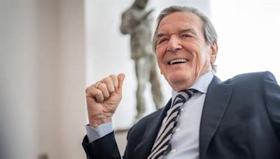 Gerhard Schröder feiert 80. Geburtstag mit Politikern und Promis