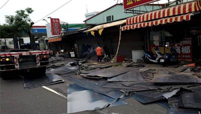 太恐怖！台中霧峰拖板車「數十片鋼板」噴飛 網嚇瘋：若被波及非死即殘