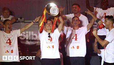 Euro 2024: Thousands celebrate Spain's return home after royal welcome