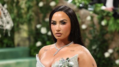 Demi Lovato Shows Off Makeup-Free Vacation Glow in New Photos With Fiancé Jordan Lutes