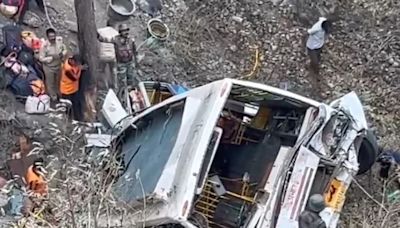 Accidente de autobús en India deja 21 muertos