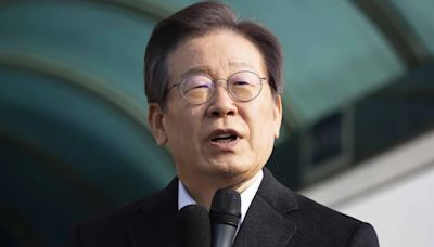 Condenado a 15 años de cárcel el hombre que apuñaló en el cuello al líder opositor de Corea del Sur