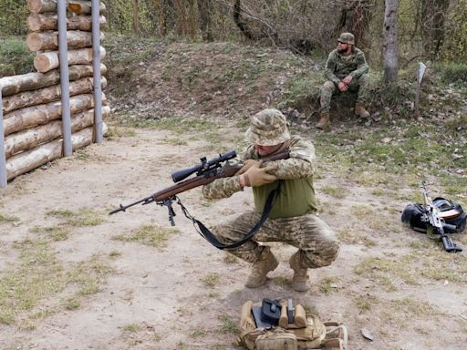 Ukraine’s Strained Military Tries a New Style of Recruitment