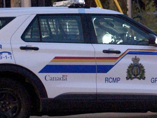 Nanaimo suspect found hiding in back seat of vehicle, drugs and swords seized