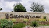Texas megachurch members confront pastor's confession of sexual abuse