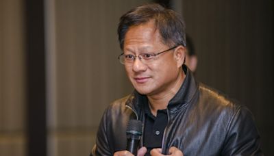 Jensen Huang, CEO da Nvidia, vê a fortuna crescer US$ 14 bilhões e salta três posições no ranking de bilionários