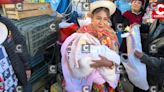 La cantante Martina de los Andes amadrina a bebé que nació en un taller mecánico (VIDEO)