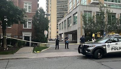 Toronto police officer rushed to hospital after being shot near Yonge and Eglinton