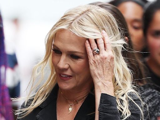 Jennie Garth arrives at The View to discuss death of Shannen Doherty