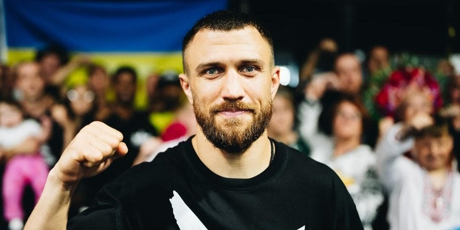 Lomachenko wears peace dove T-shirt to open workout ahead of lightweight world title fight vs Kambosos