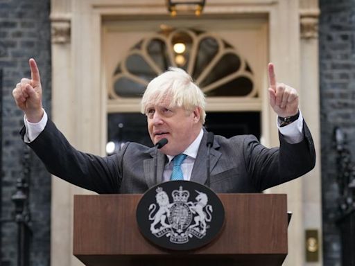 Boris Johnson, protagonista de la jornada electoral tras saltarse una medida impulsada por él mismo