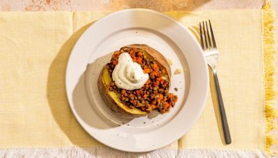 Baked potatoes with tomato-braised lentils recipe