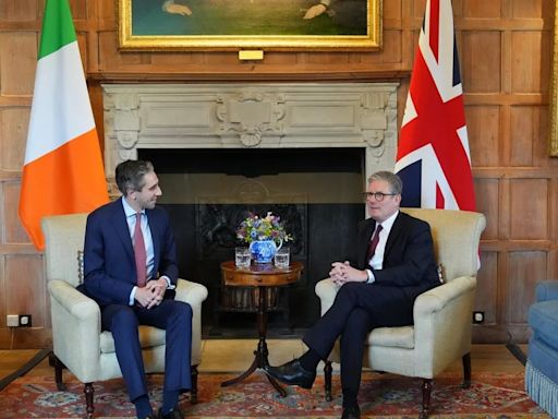 Los primeros ministros de Irlanda y Reino Unido se comprometen a reconstruir su "asociación única"