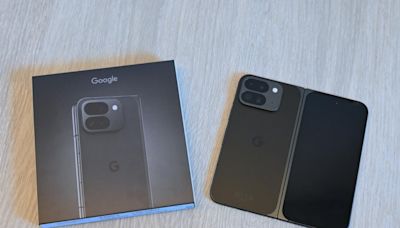 Google 摺疊手機 Pixel 9 Pro Fold 開箱體驗！追劇、回訊息都能一心多用 - 自由電子報 3C科技