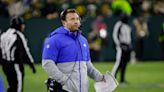 Entrenador McVay decide quedarse para 7ma campaña con Rams