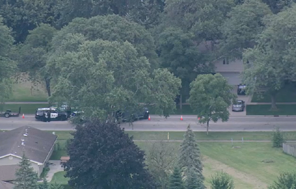 Suspect in custody after hours-long standoff in Schaumburg following shooting stemming from noise dispute