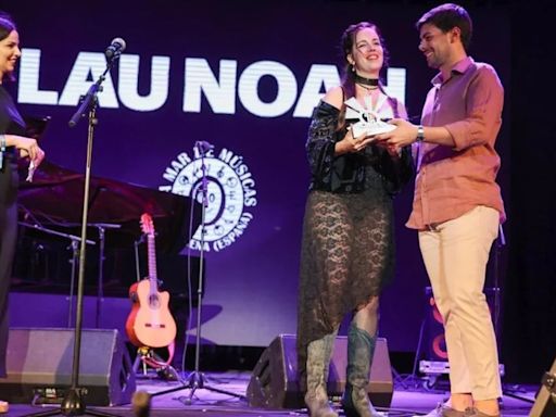 Lau Noah recibe el 'Premio Paco Martín, a la artista revelación de músicas globales' en La Mar de Músicas de Cartagena