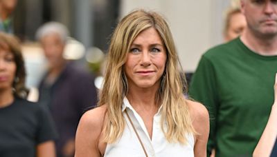 Jennifer Aniston succombe à la pièce phare de l'été