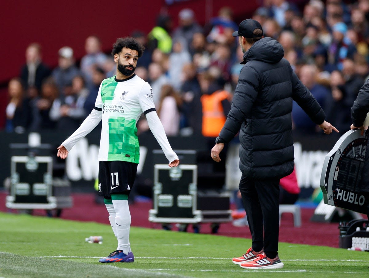 Mohamed Salah and Jurgen Klopp in heated exchange as Liverpool drop out of title race