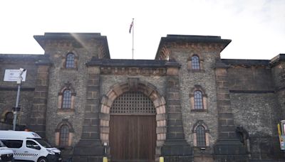 Inside ‘crumbling, overcrowded, vermin-infested’ Wandsworth prison as guard is accused of sex with inmate