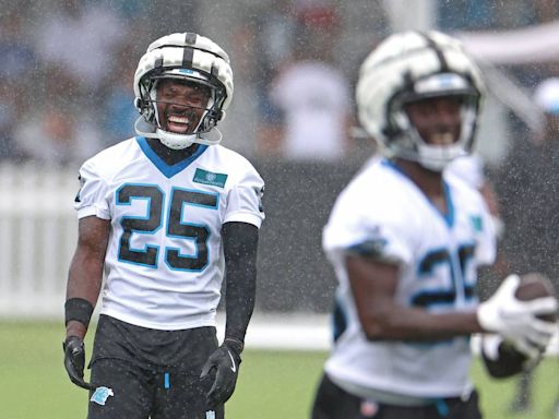 Carolina Panthers’ defense outshines offense on rainy second day of training camp