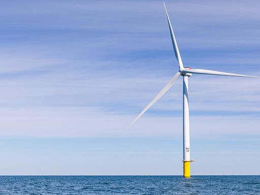 300-foot piece of broken wind turbine blade falls into Atlantic Ocean off Nantucket