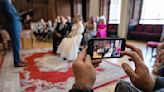 Bride asks guests to put phones away during ceremony