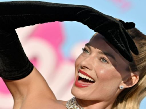 Margot Robbie’s Plastic Surgery: Is Our Barbie Girl Really Plastic?