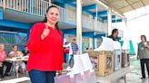 Brenda Calderón vota y espera buena participación ciudadana