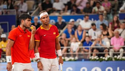 Alcaraz avanza solo en el adiós del dobles con Nadal