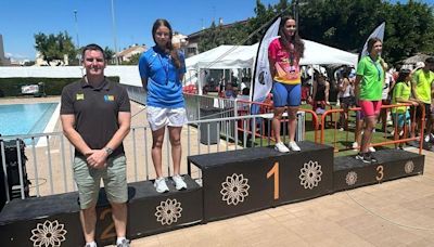 Una nadadora de Xàtiva consigue tres medallas en el campeonato autonómico