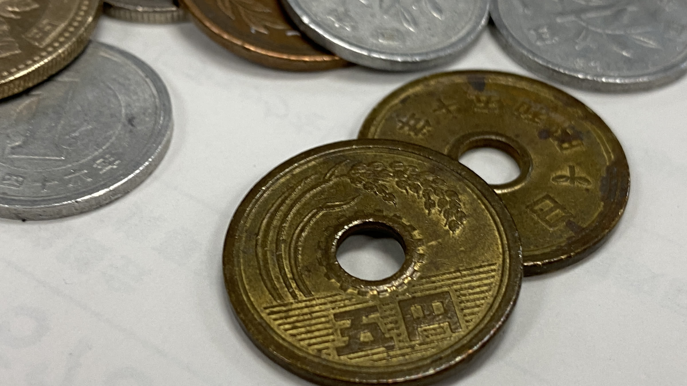 Japan's 5 yen coin costs almost as much to make on pricey copper, zinc