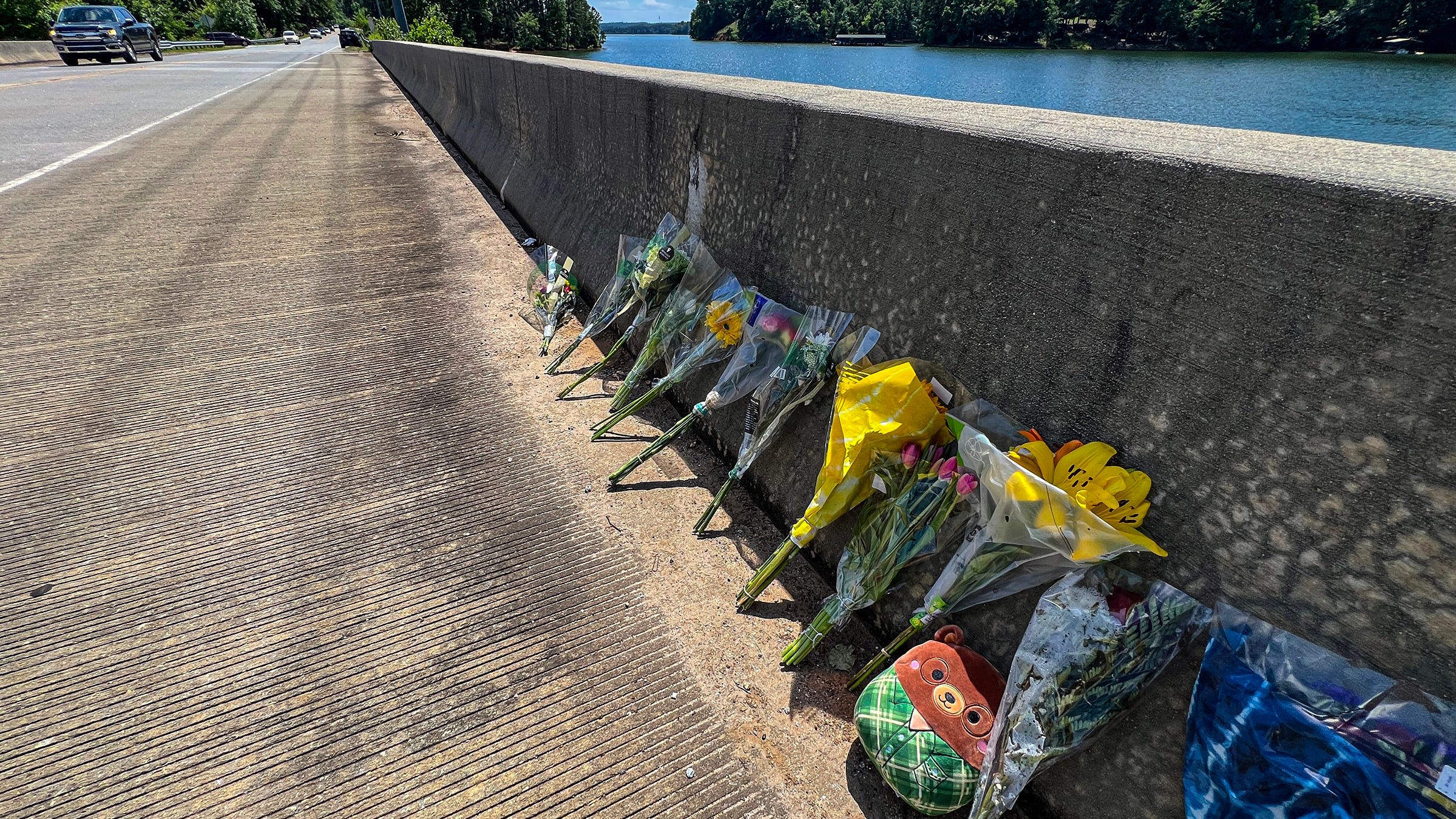 2 teens die in suspected drownings after accepting dare, jumping off bridge into lake