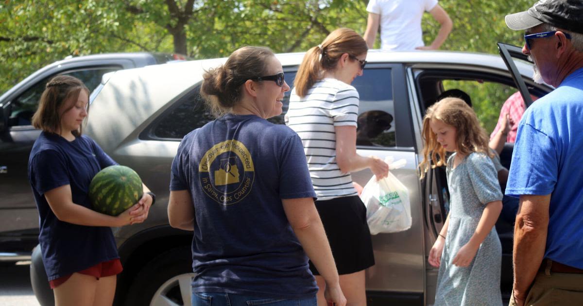 St. Matthew Church volunteers support Bellevue's food-insecure families