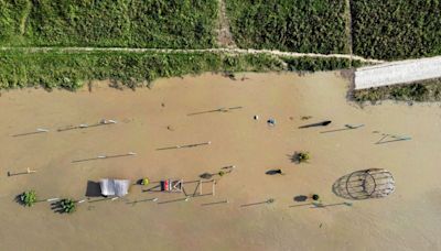 EU's aid pledge for Poland may not cover all flood losses, minister says