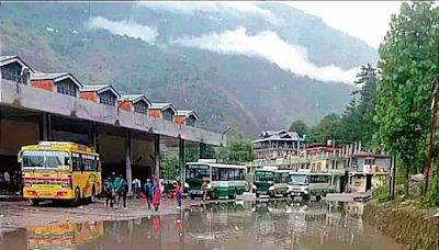 What Our Readers Say: Waterlogging at banjar bus stand irks passengers