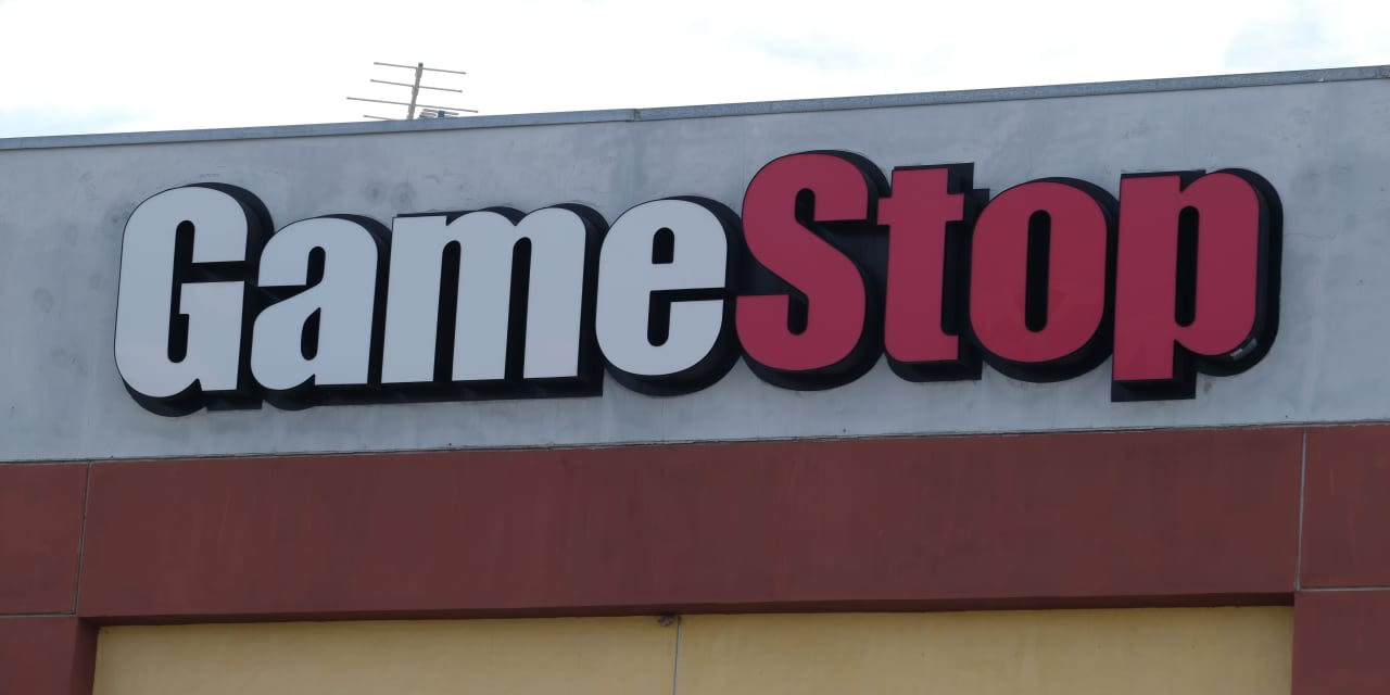 Is GameStop the next Berkshire Hathaway? Here are 3 ways the company could spend its $4 billion cash pile.