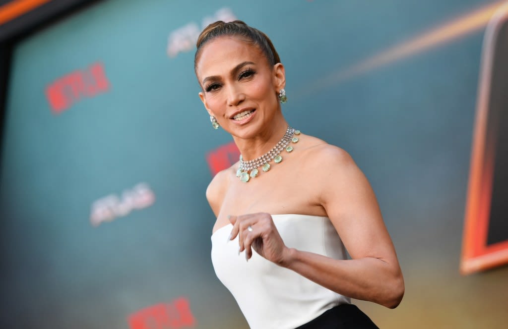 Jennifer Lopez cancels summer tour amid Ben Affleck split rumors